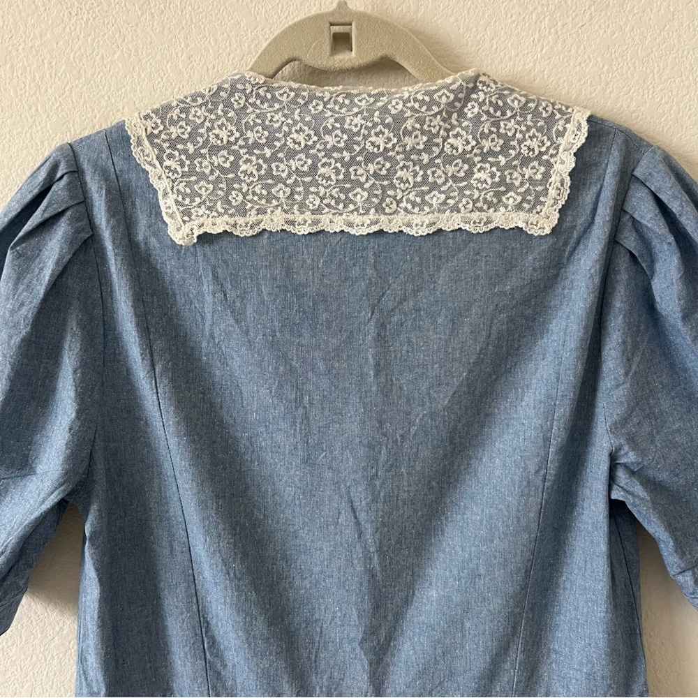 Vintage Laura Ashley Chambray Prairie Dress Lace Peter Pan Collar Blue Size 10 - Picture 11 of 16